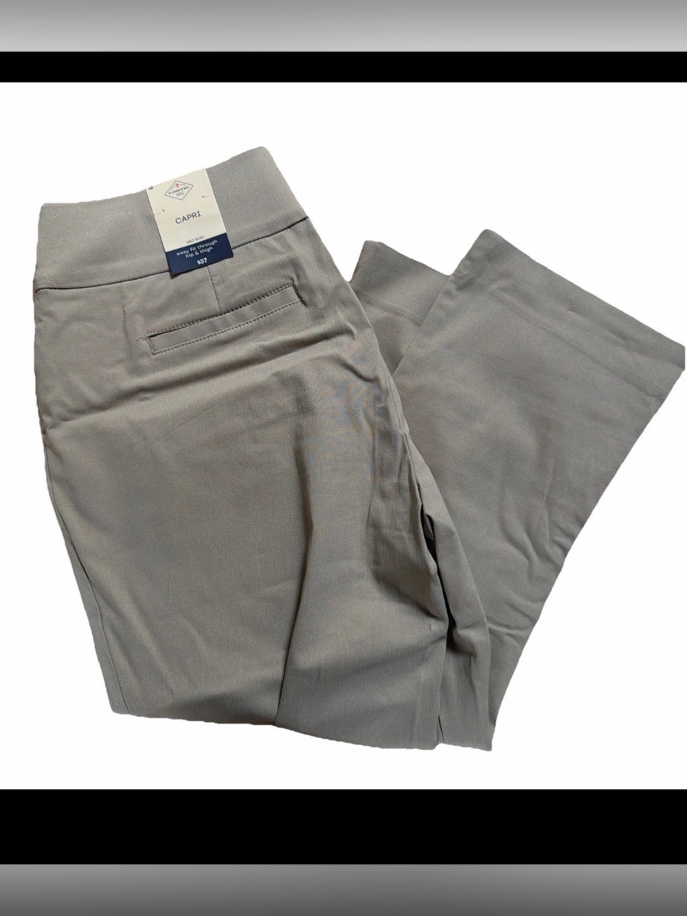 St Johns Bay Women’s Mid Rise Capri Pants Khaki Size 16R